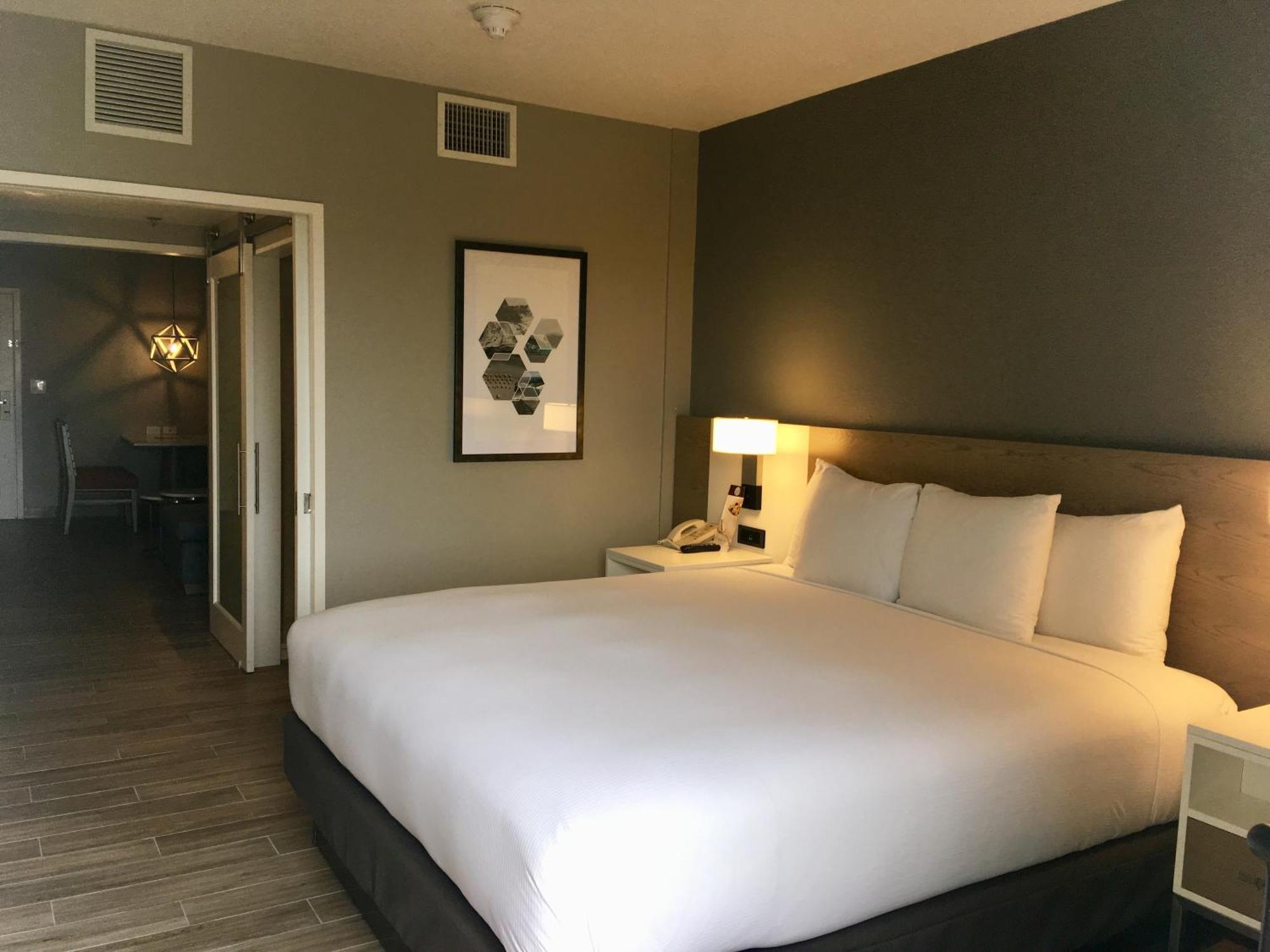 Doubletree Suites By Hilton Melbourne Beach Oceanfront Exterior foto