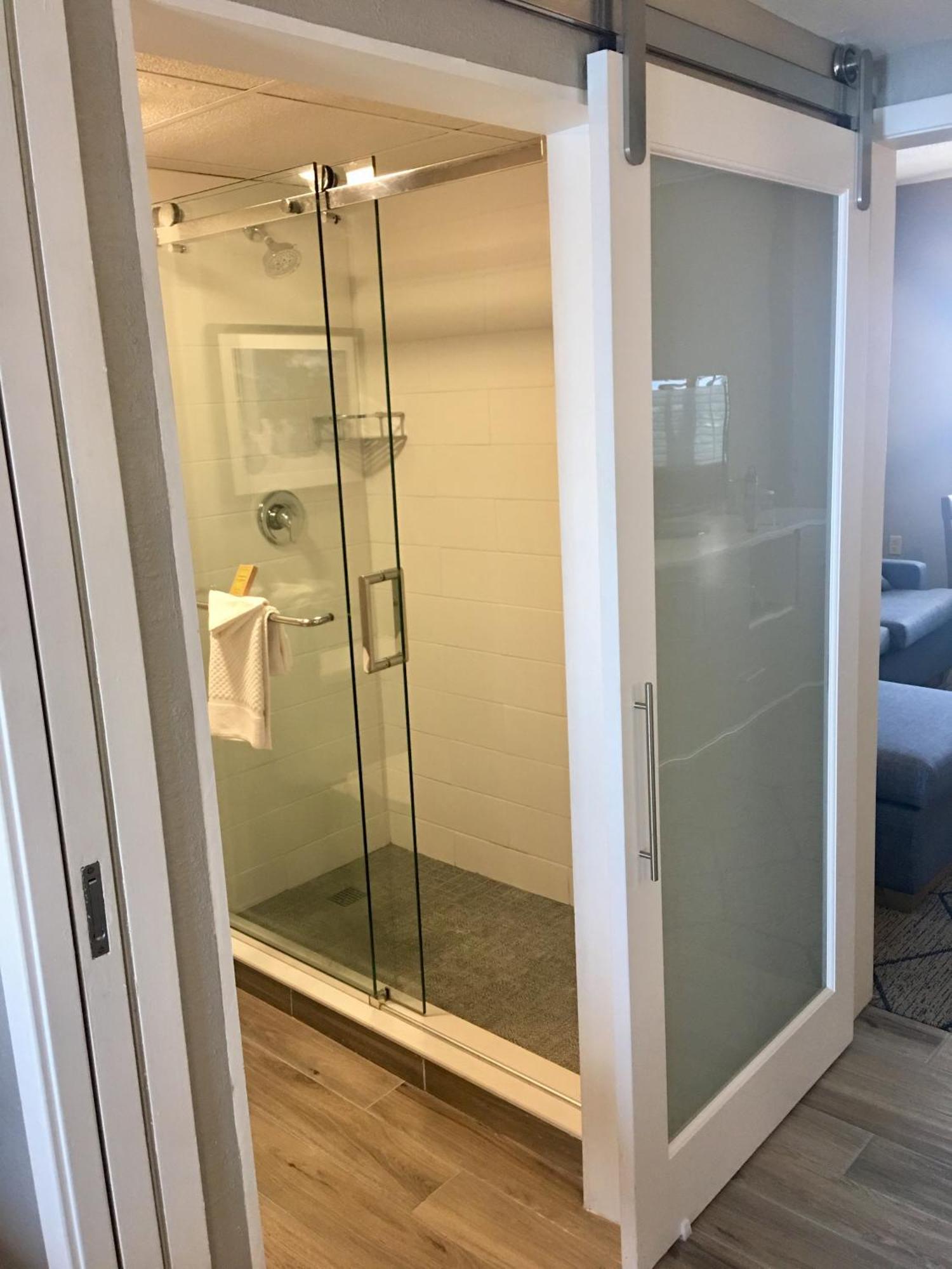 Doubletree Suites By Hilton Melbourne Beach Oceanfront Exterior foto