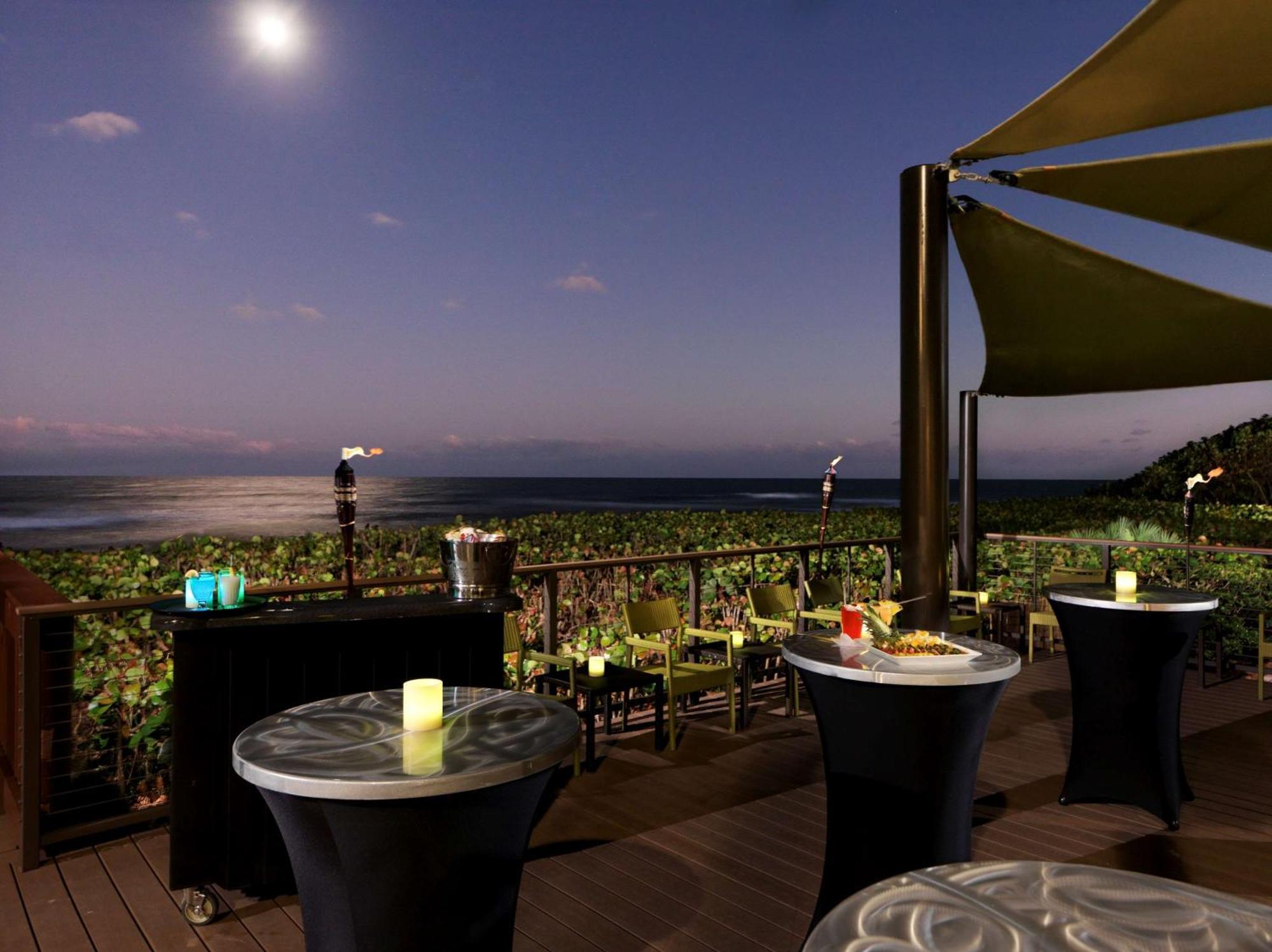 Doubletree Suites By Hilton Melbourne Beach Oceanfront Exterior foto