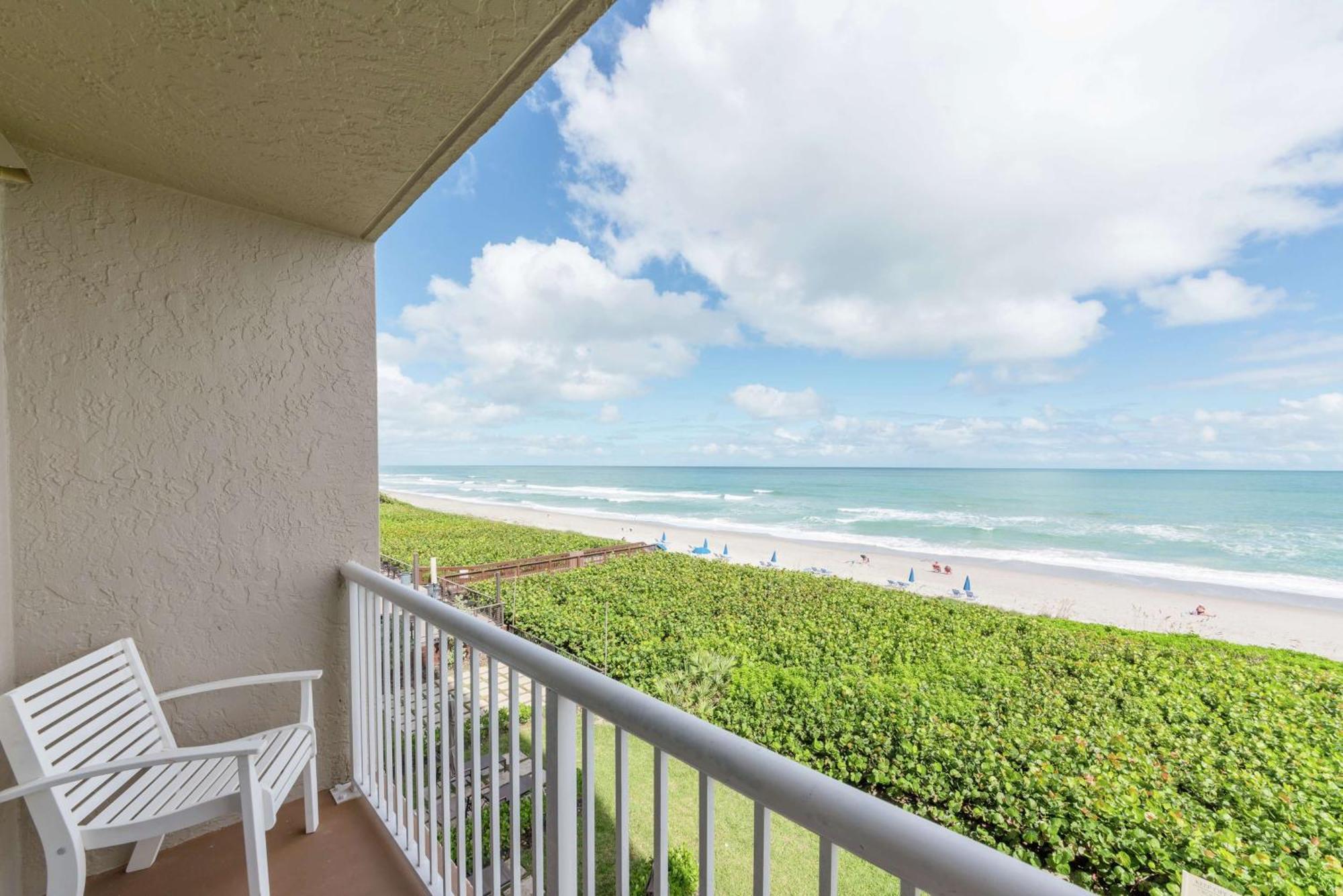 Doubletree Suites By Hilton Melbourne Beach Oceanfront Exterior foto