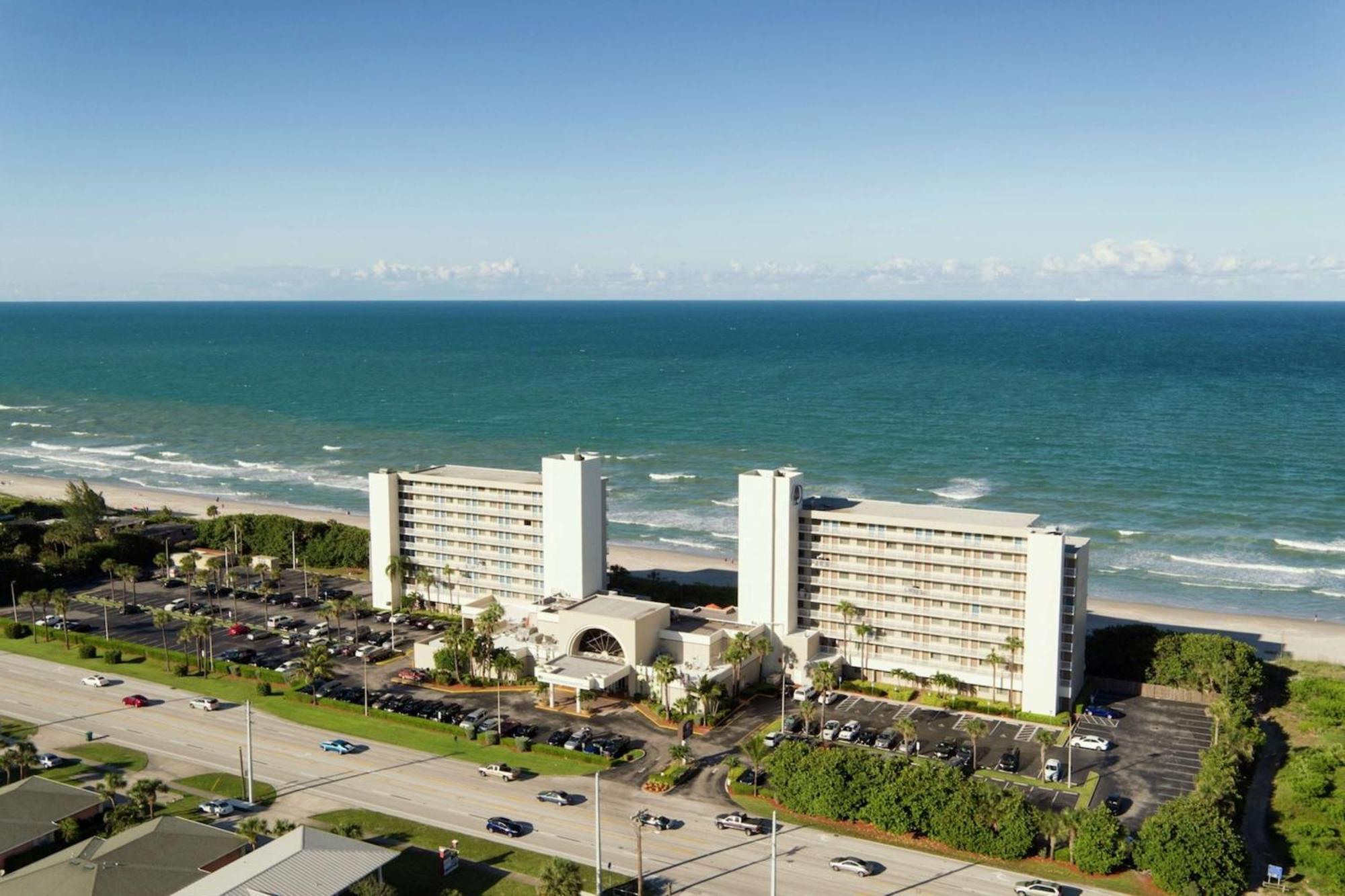 Doubletree Suites By Hilton Melbourne Beach Oceanfront Exterior foto
